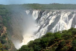 Weltweite Expeditionsreisen, Reisen mit Expeditionscharakter weltweit - Namibia - Wasserfälle Vic Falls